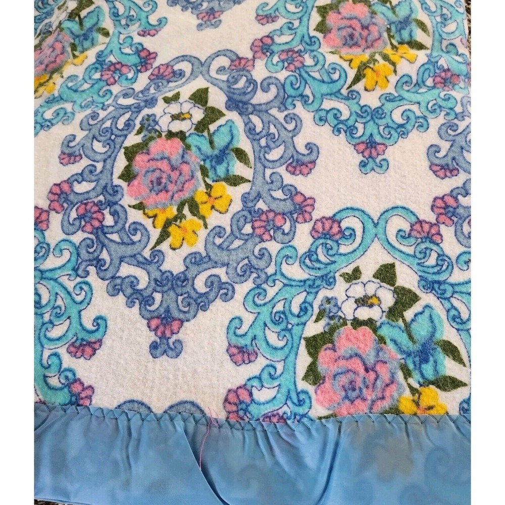 JC Penney Fashion Manor Floral Blue Satin Trim Blanket Twin Full Vintage - Picture 4 of 6
